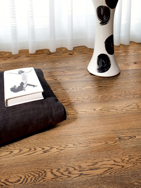 P68. Harlech Oak Rustic Antique Oiled Plank