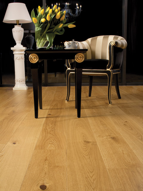 P77. Windsor Oak Rustic Oiled Plank with Bevels