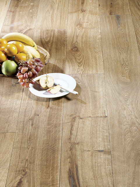 P86. Chepstow Oak Rustic Antique Planed Plank