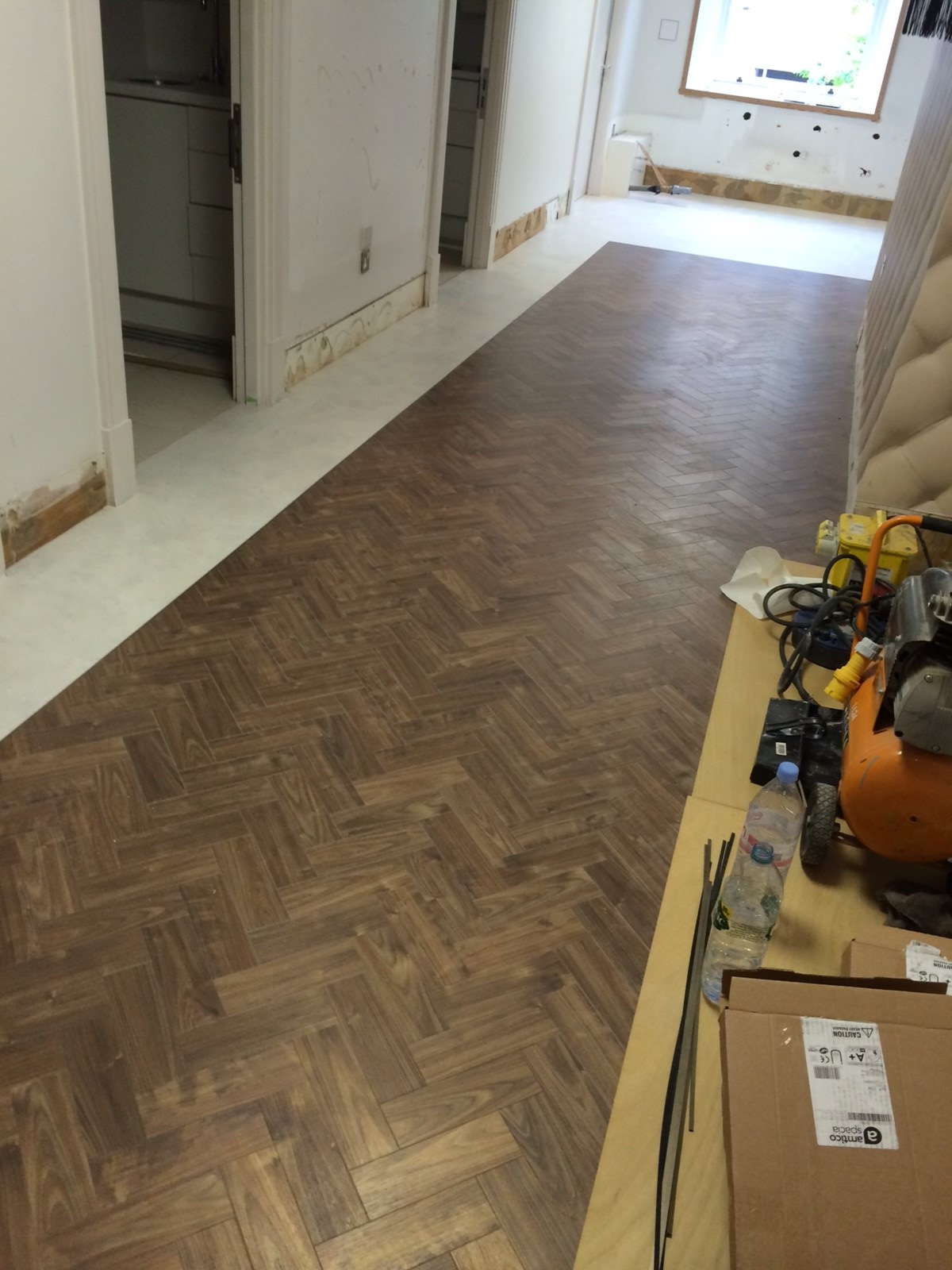 AMTICO HERRINGBONE PORTFOLIO FLOOR 01