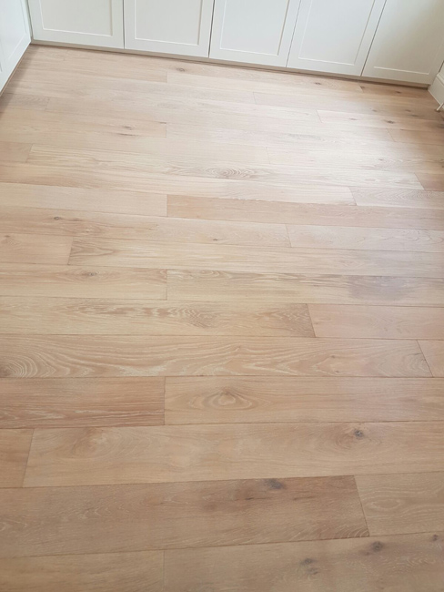 portfolio-hardwood-flooring-oak-job-in-a-room-04