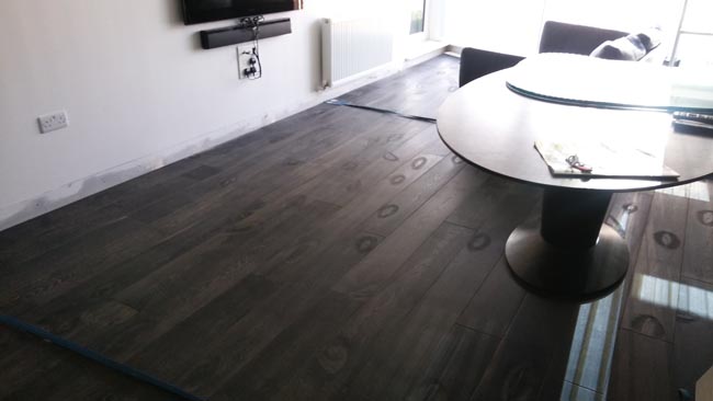 portfolio-hardwood-flooring-brown-grey-wood-in-living-area-04