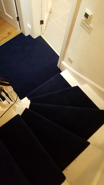 portfolio-carpets-dark-blue-carpet-stairs-and-landings-03