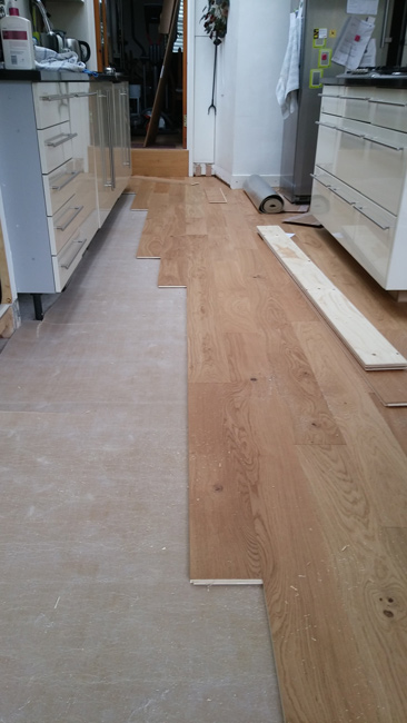 portfolio-hardwood-oak-flooring-installation-bedroom-01