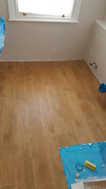 portfolio-smooth-floors-amtico-in-bathroom-01