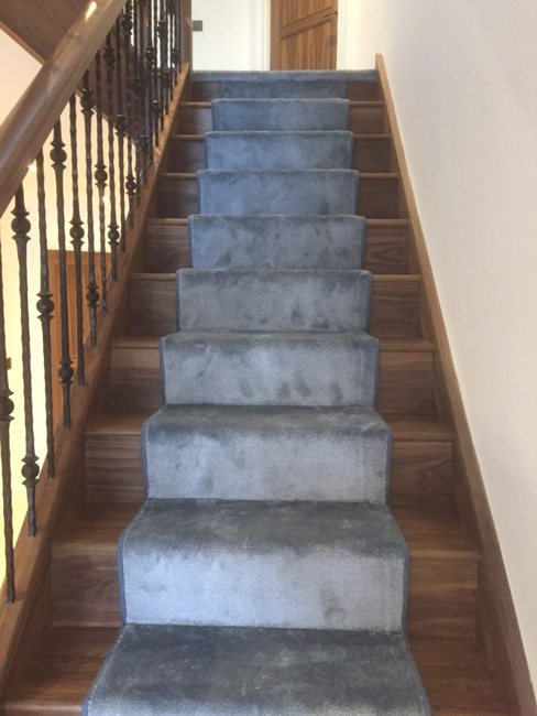 portfolio-stairs-blue-carpet-runner-01