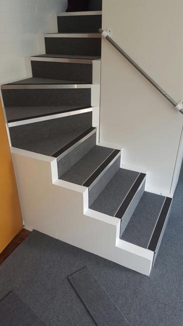 portfolio-commercial-carpet-tile-as-a-runner-on-stairs-02