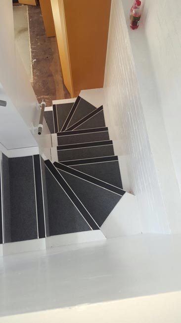 portfolio-commercial-carpet-tile-as-a-runner-on-stairs-05