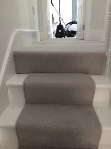 portfolio-grey-carpet-as-a-stair-runner-01