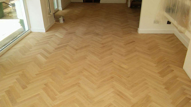 portfolio-hardwood-floors-solid-oak-herringbone-03