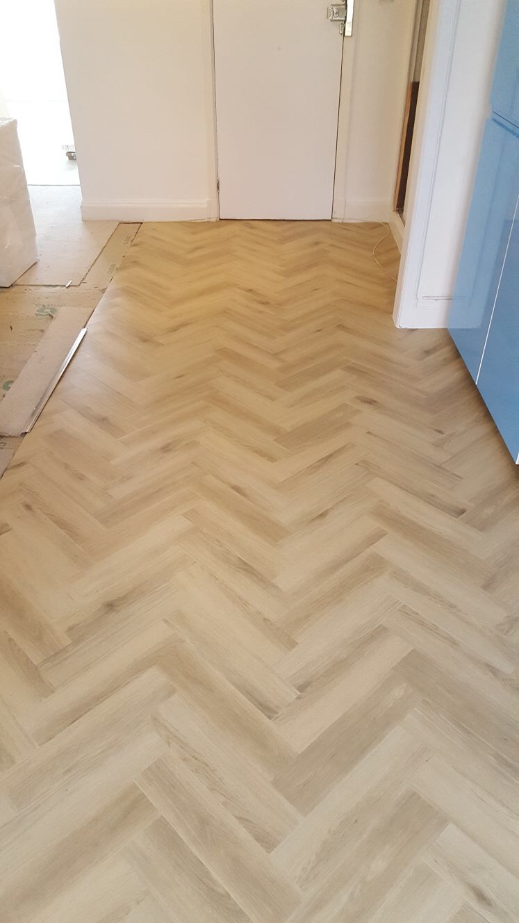 Portfolio-Amtico Herringbone-Installation-1