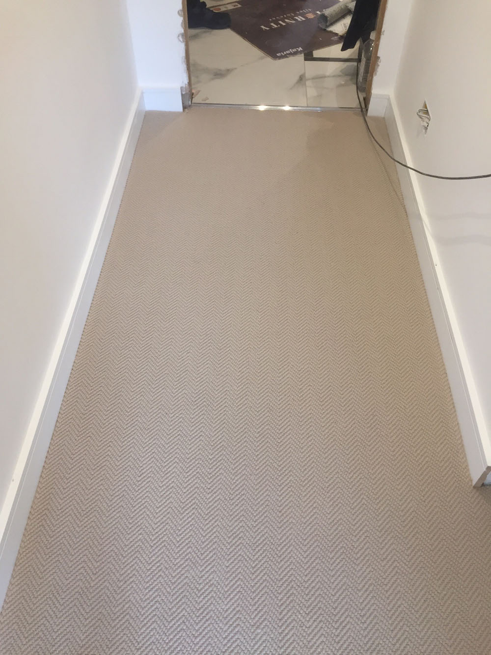 PORTFOLIO - GREY WOOL CARPET IN AREAS (4)