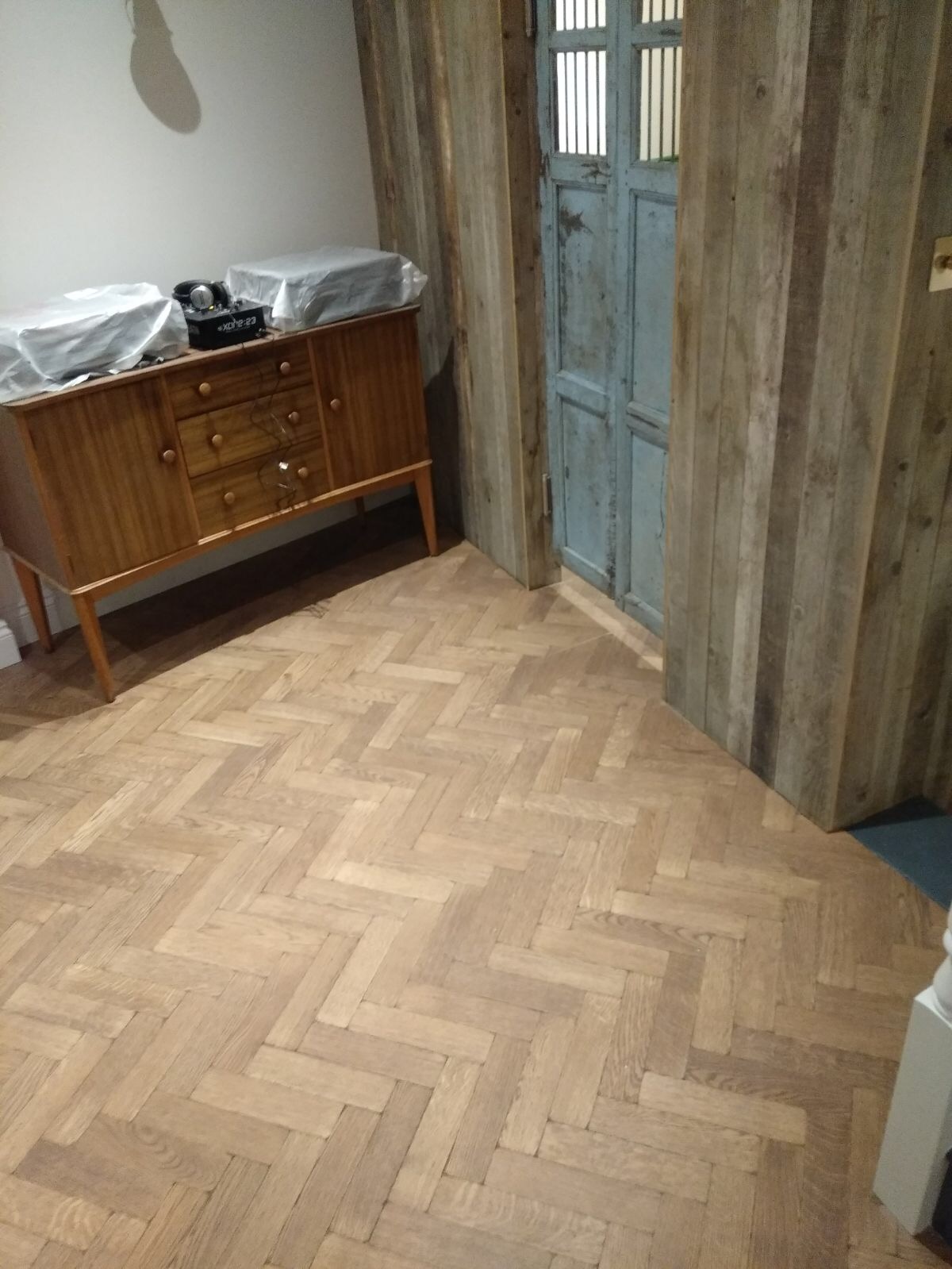 PORTFOLIO - WOOD HERRINGBONE INSTALLATION (1)