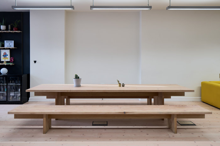 PORTFOLIO - VICTORIA HOUSE OLD ST 700M2 OF KARELIA WOOD ASH VANILLA TO 2ND FLOOR (4)