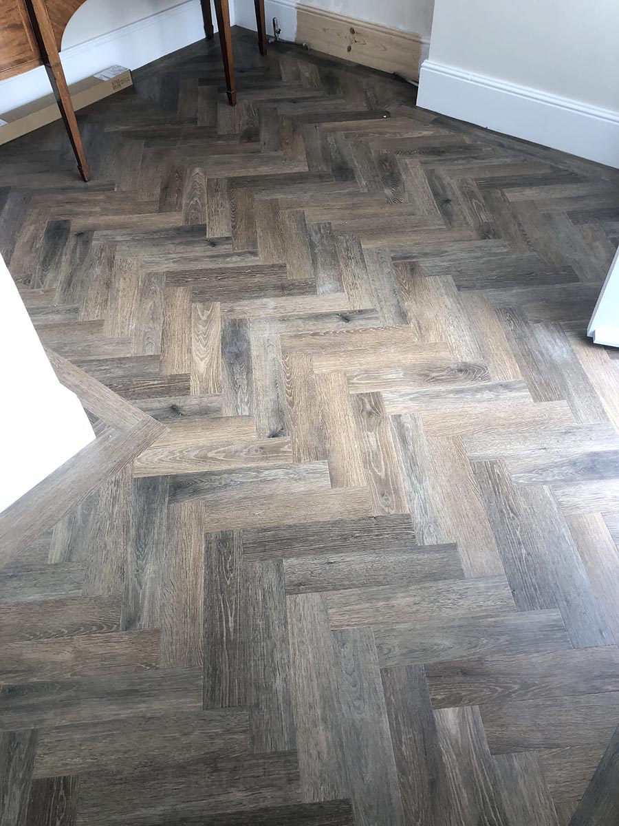 portfolio smooth floors amtico-noble-oak-parquet-installation-earlsfield (10)