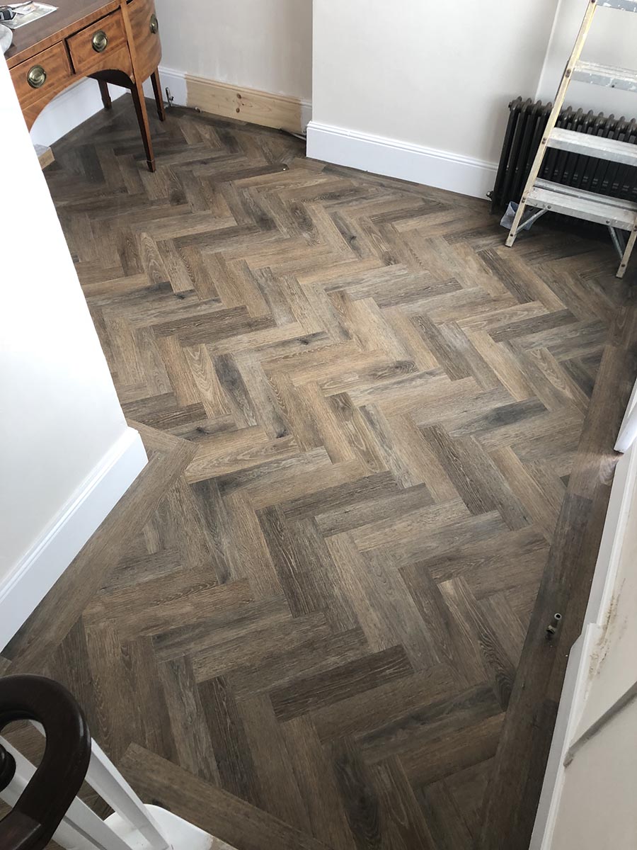 portfolio smooth floors amtico-noble-oak-parquet-installation-earlsfield (12)