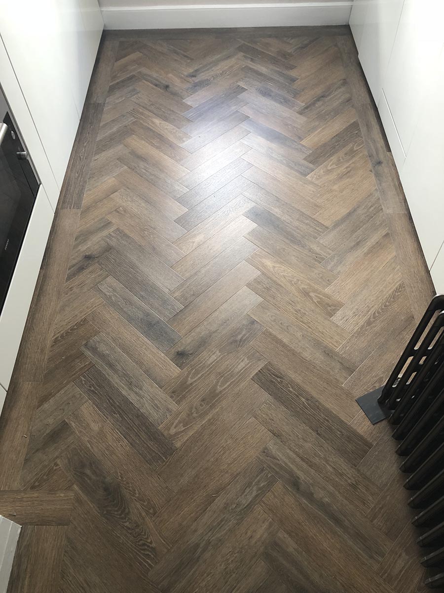portfolio smooth floors amtico-noble-oak-parquet-installation-earlsfield (3)