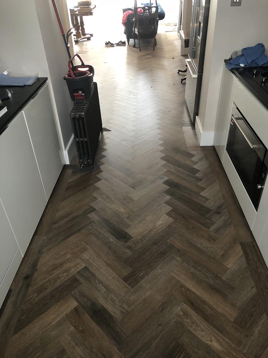 portfolio smooth floors amtico-noble-oak-parquet-installation-earlsfield (6)