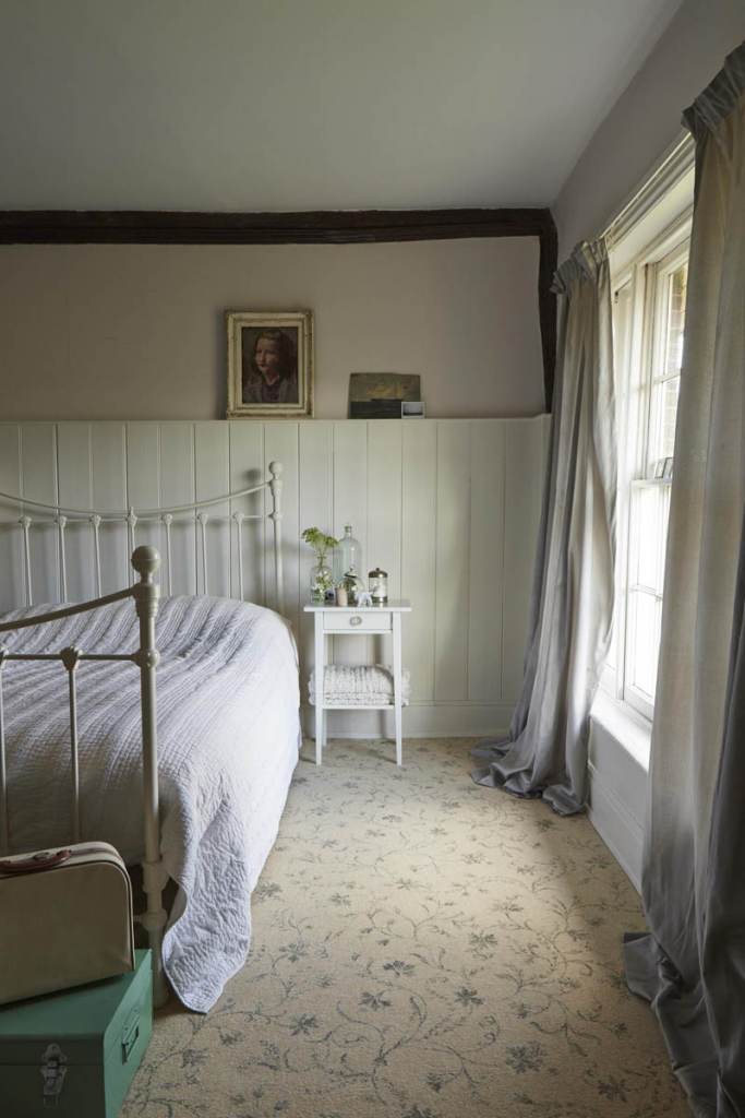 Brintons - Classic Florals Parterre Champagne, Carpet