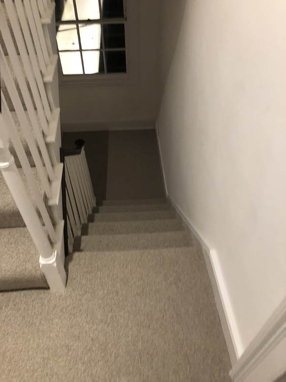 portfolio grey-carpet-stairs-installation-stoke-newington (2)
