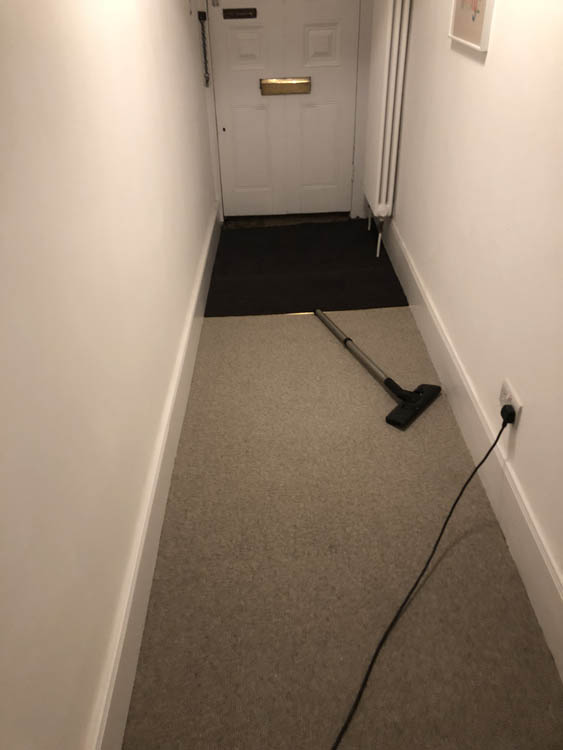 portfolio grey-carpet-stairs-installation-stoke-newington (7)