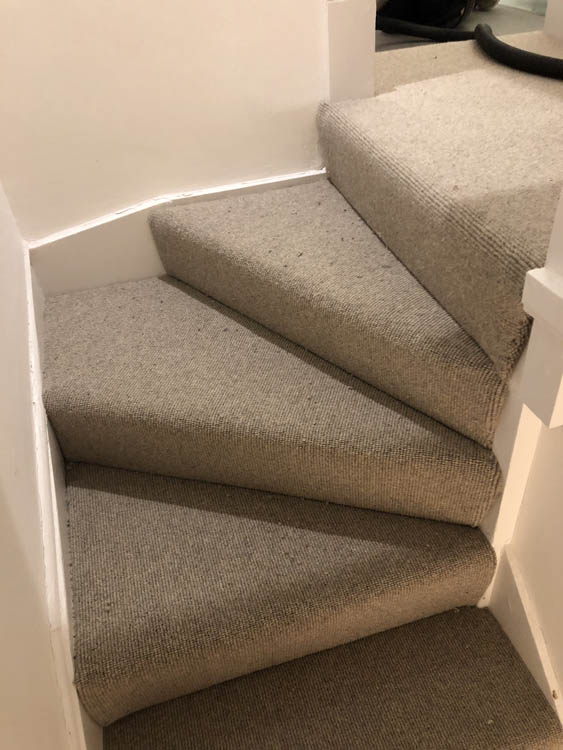 portfolio grey-carpet-stairs-installation-stoke-newington (8)