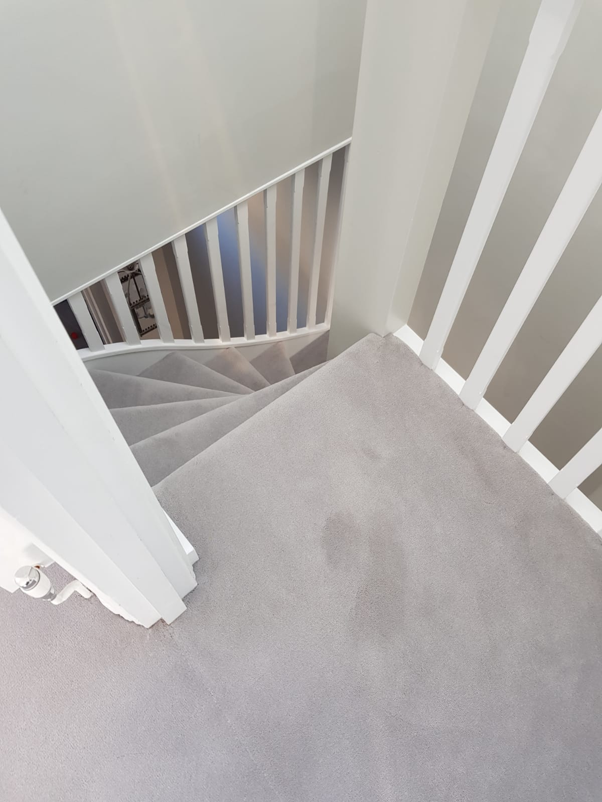 portfolio-grey-close-covered-stairs-balham (1)