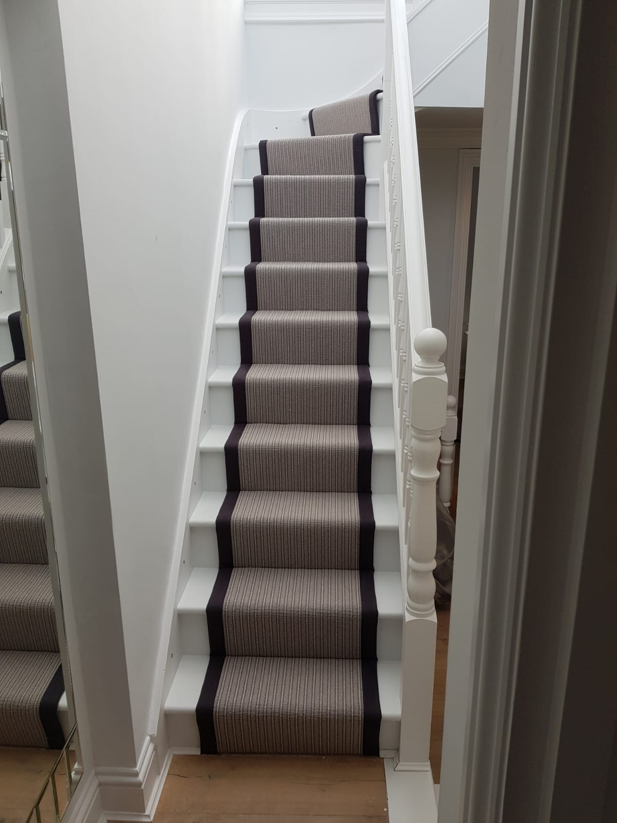 portfolio-grey-stair-carpet-black-border-installation-battersea (2)