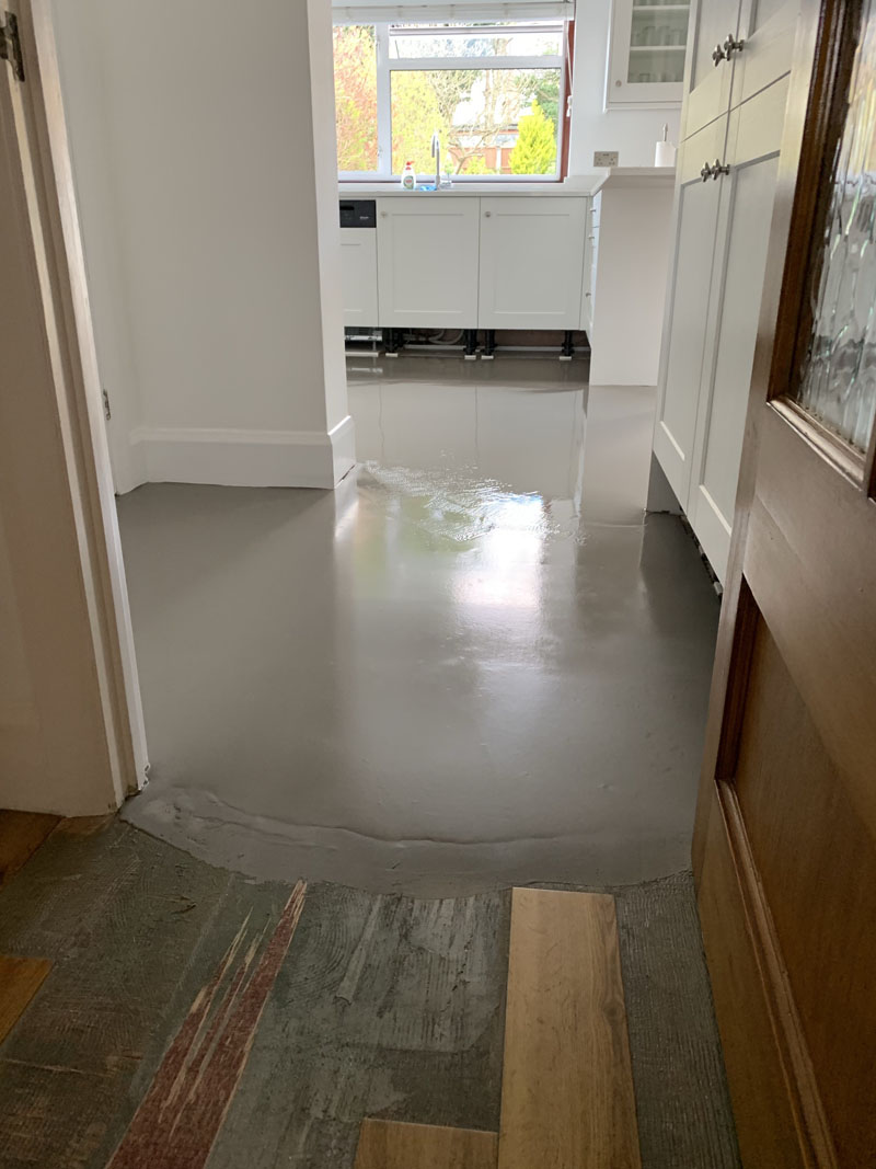 portfolio-smooth-floors-amtico-classic-oak-installation-raynes-park (3)