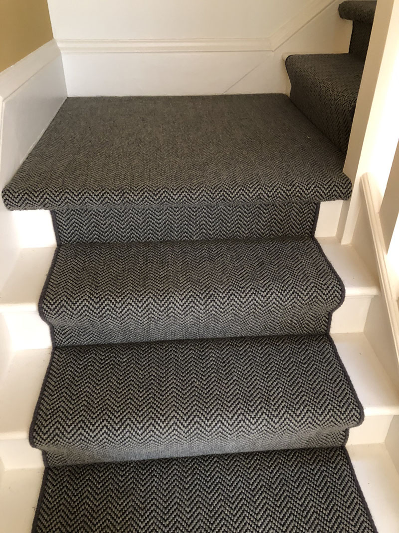portfolio-dark-grey-stair-carpet-whipping-edges-holloway (1)