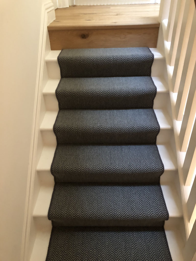portfolio-dark-grey-stair-carpet-whipping-edges-holloway (8)