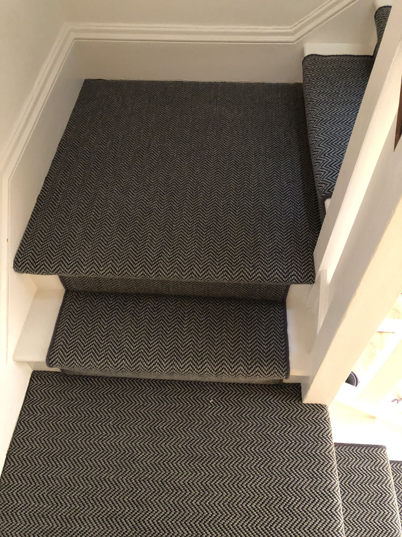 portfolio-dark-grey-stair-carpet-whipping-edges-holloway (9)