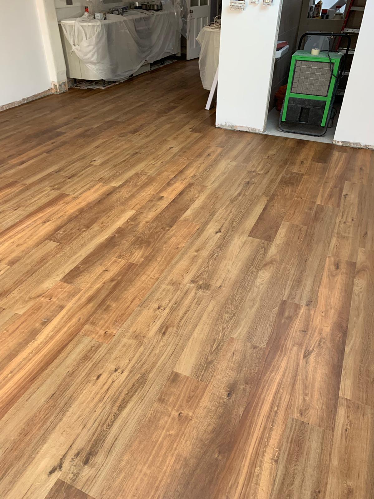 portfolio-smooth-floors-karndean-van-gogh-vinyl-flooring-installation-wembley (7)