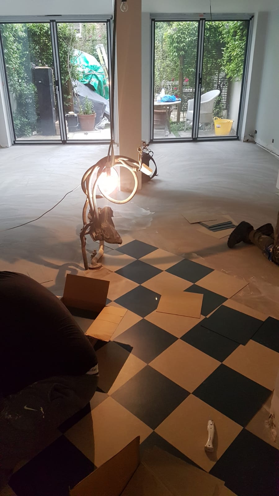 portfolio smooth floors black-white-marmoleum-linoleum-kensington (1)