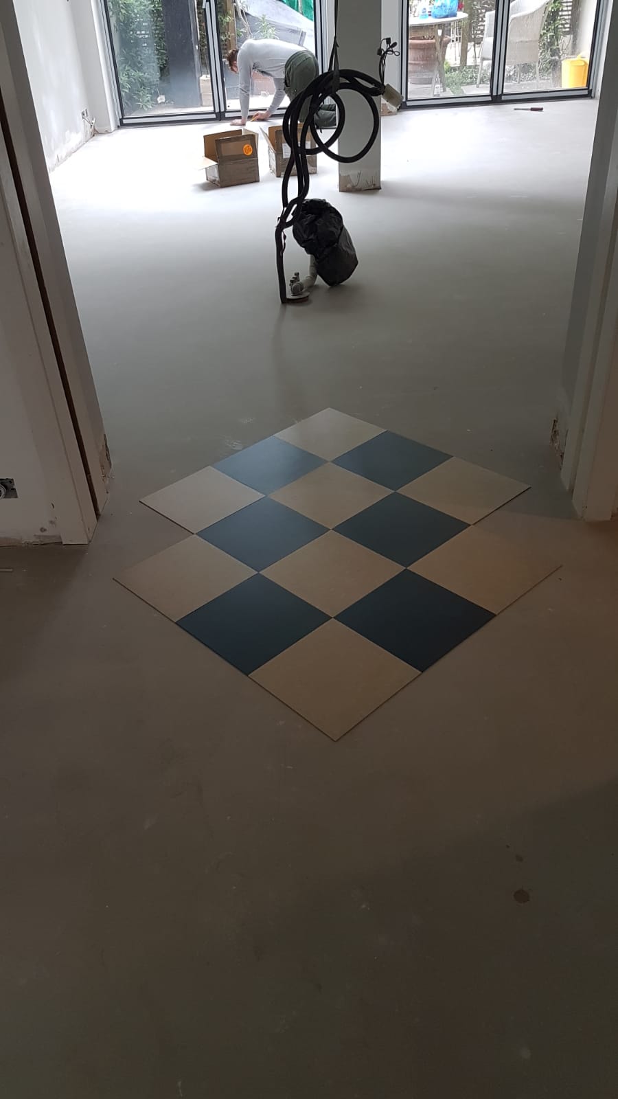 portfolio smooth floors black-white-marmoleum-linoleum-kensington (5)