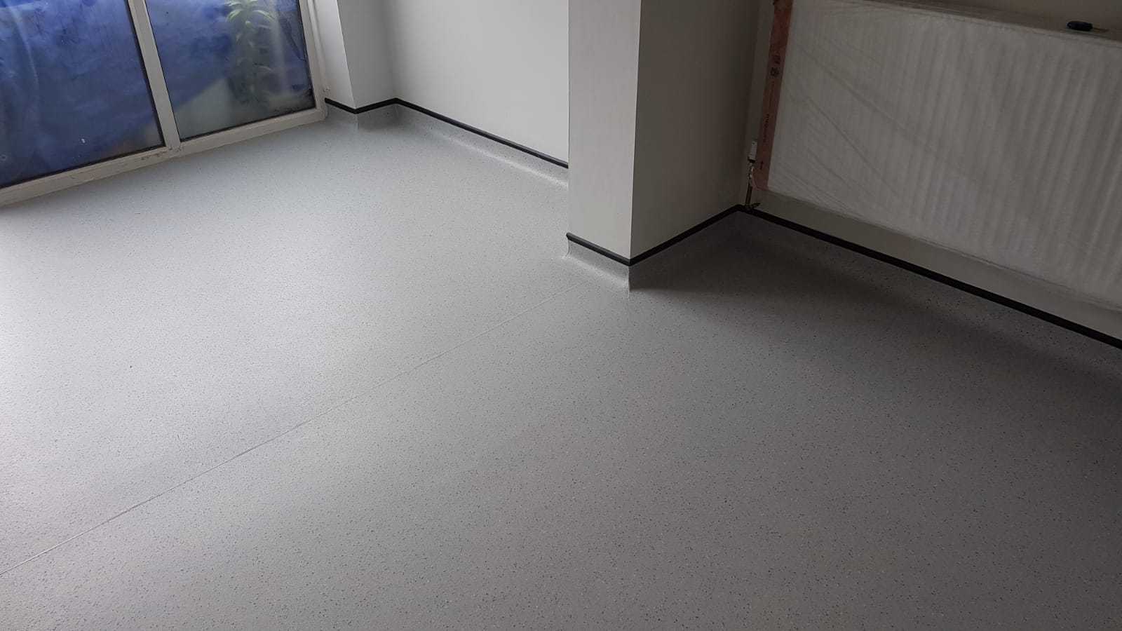 portfolio-smooth-floors-grey-vinyl-sheet-flooring-kings-cross (1)