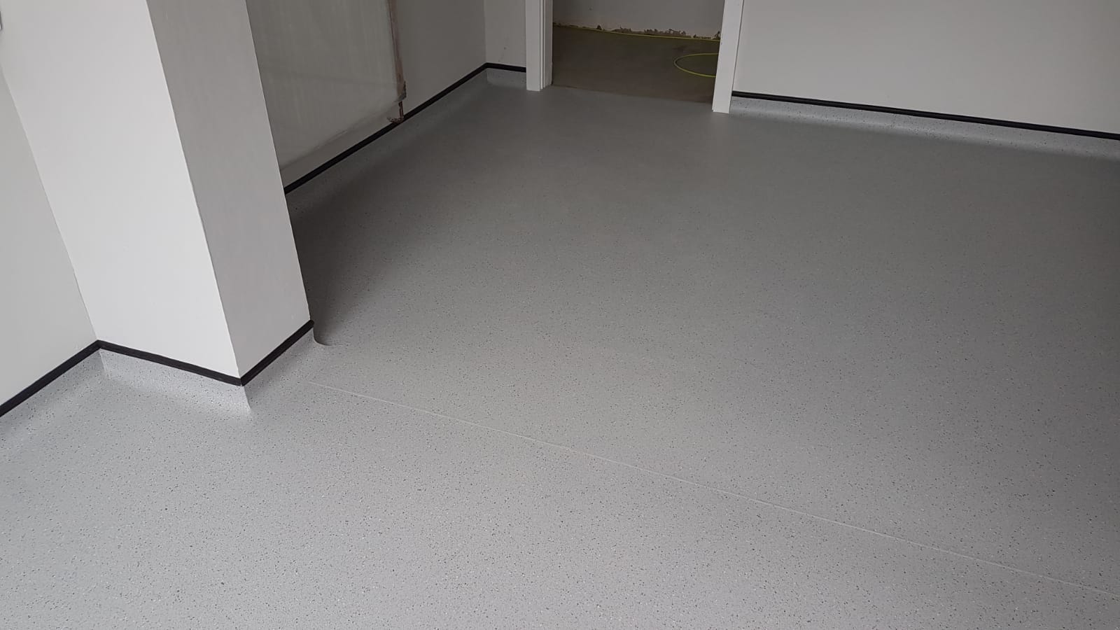 portfolio-smooth-floors-grey-vinyl-sheet-flooring-kings-cross (2)