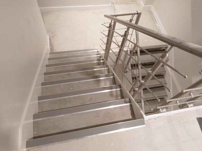 TFG SF1529 (Car Showroom, Great West Road, TW8 9BW)