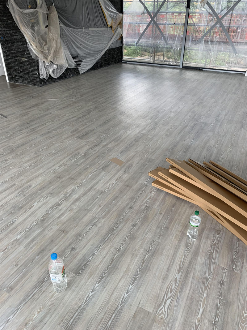 portfolio-commercial-taylor-wimpy-amtico-spacia-installation (9)