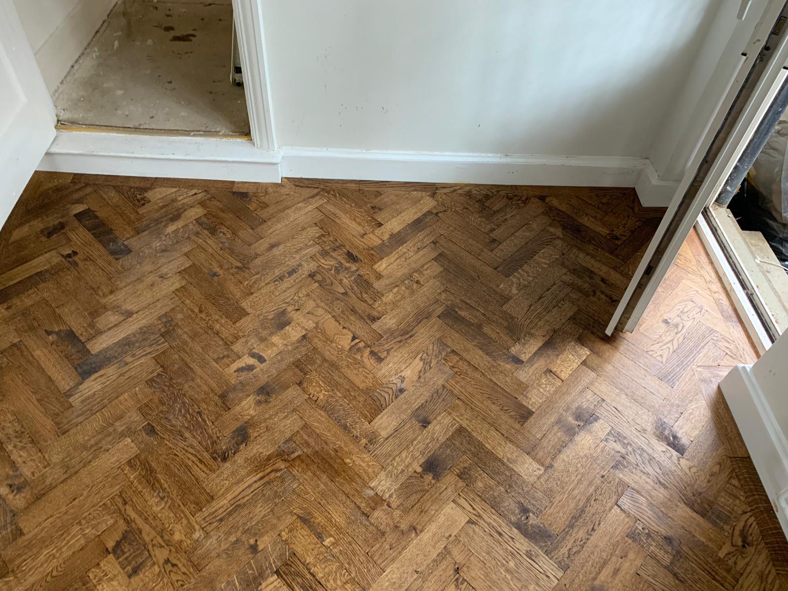 portfolio-rovers-prime-herringbone-wood-blocks-installed-in-wembley (1)