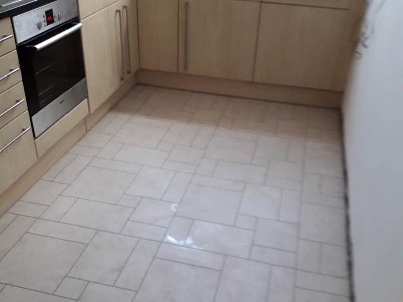 Amtico Mirabelle Creme Vinyl Flooring - Luxury Vinyl Tile (LVT) Flooring - Croydon - Residential