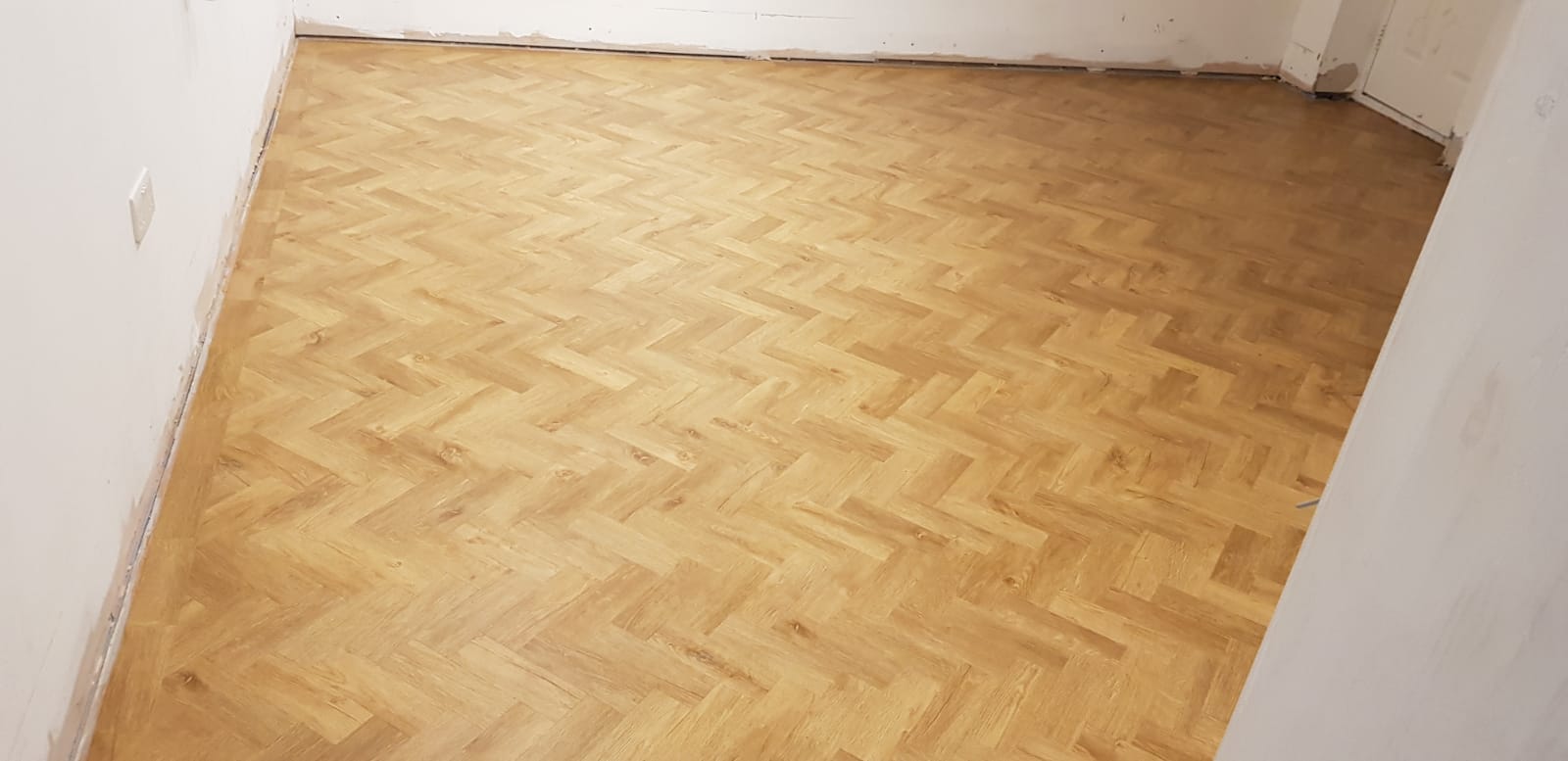 Amtico Form Luxury Vinyl Tile in Battersea 2