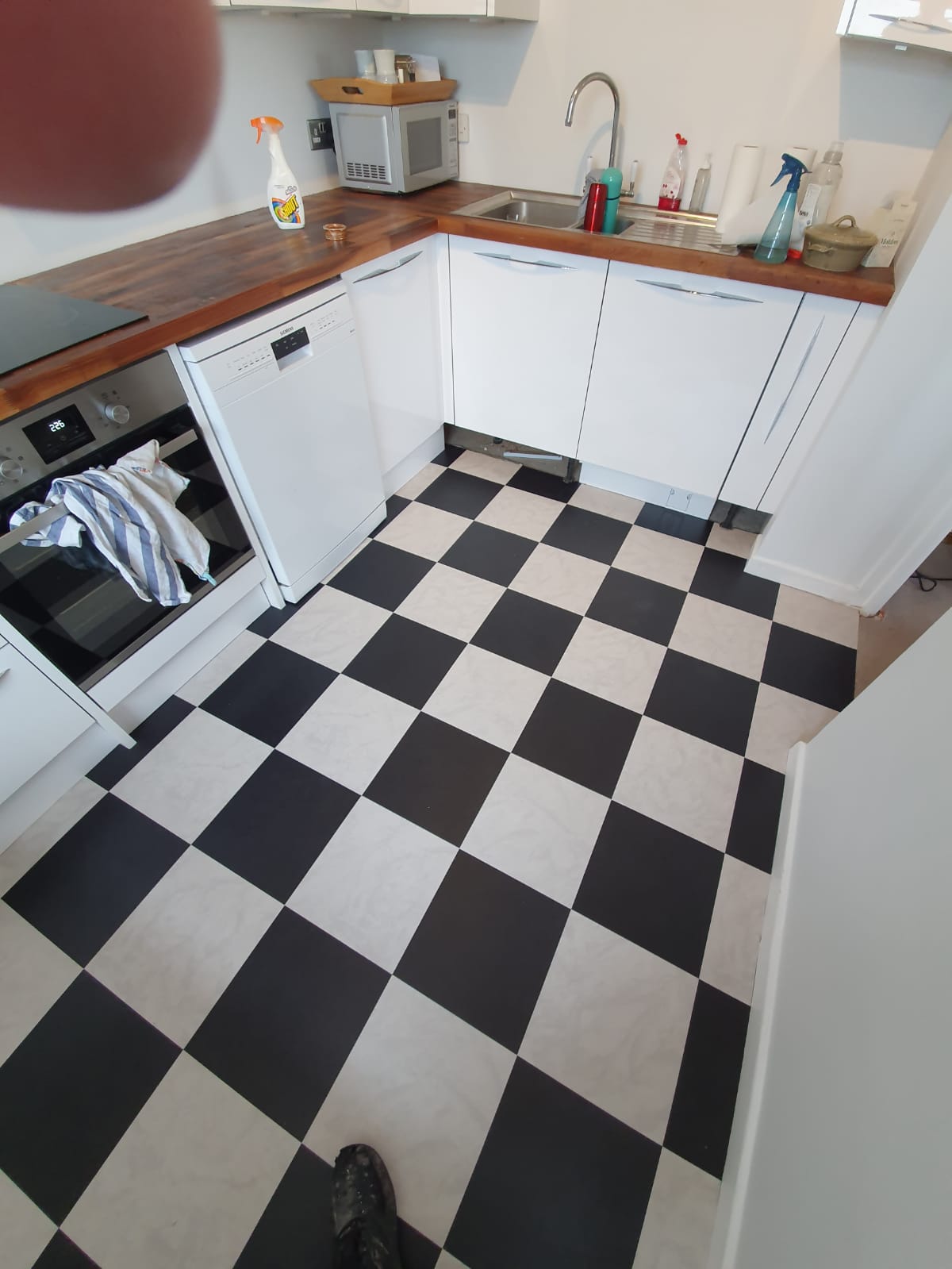 Amtico Spacia Ceramic Coal & Ceramic Light 1