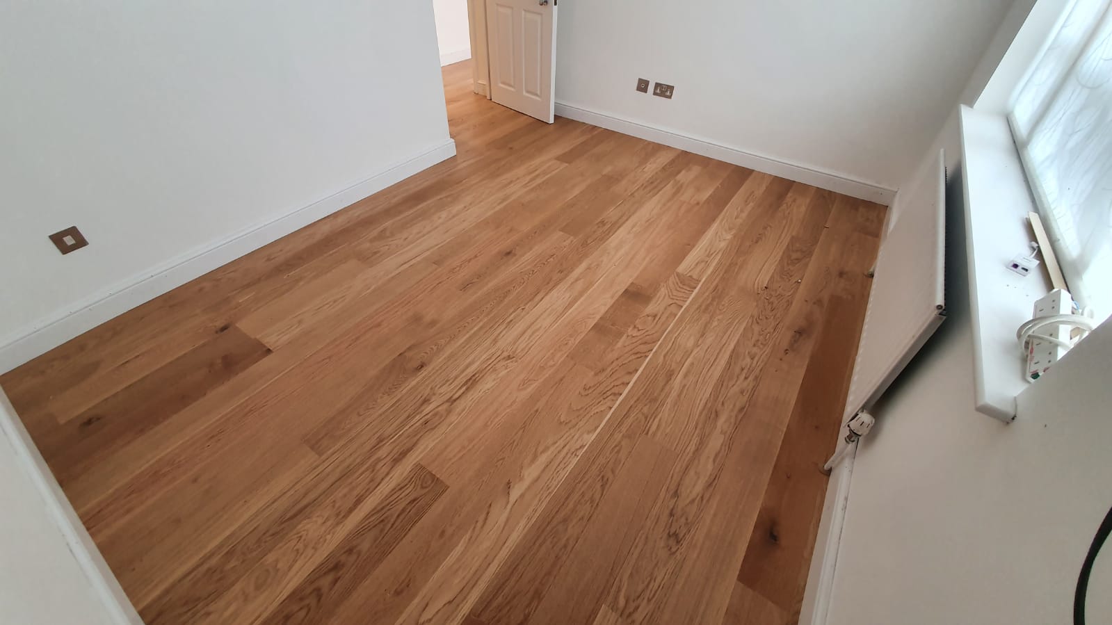 Amtico Spacia Royal Oak & Amtico Spacia Abstract Mirrus Feather 4