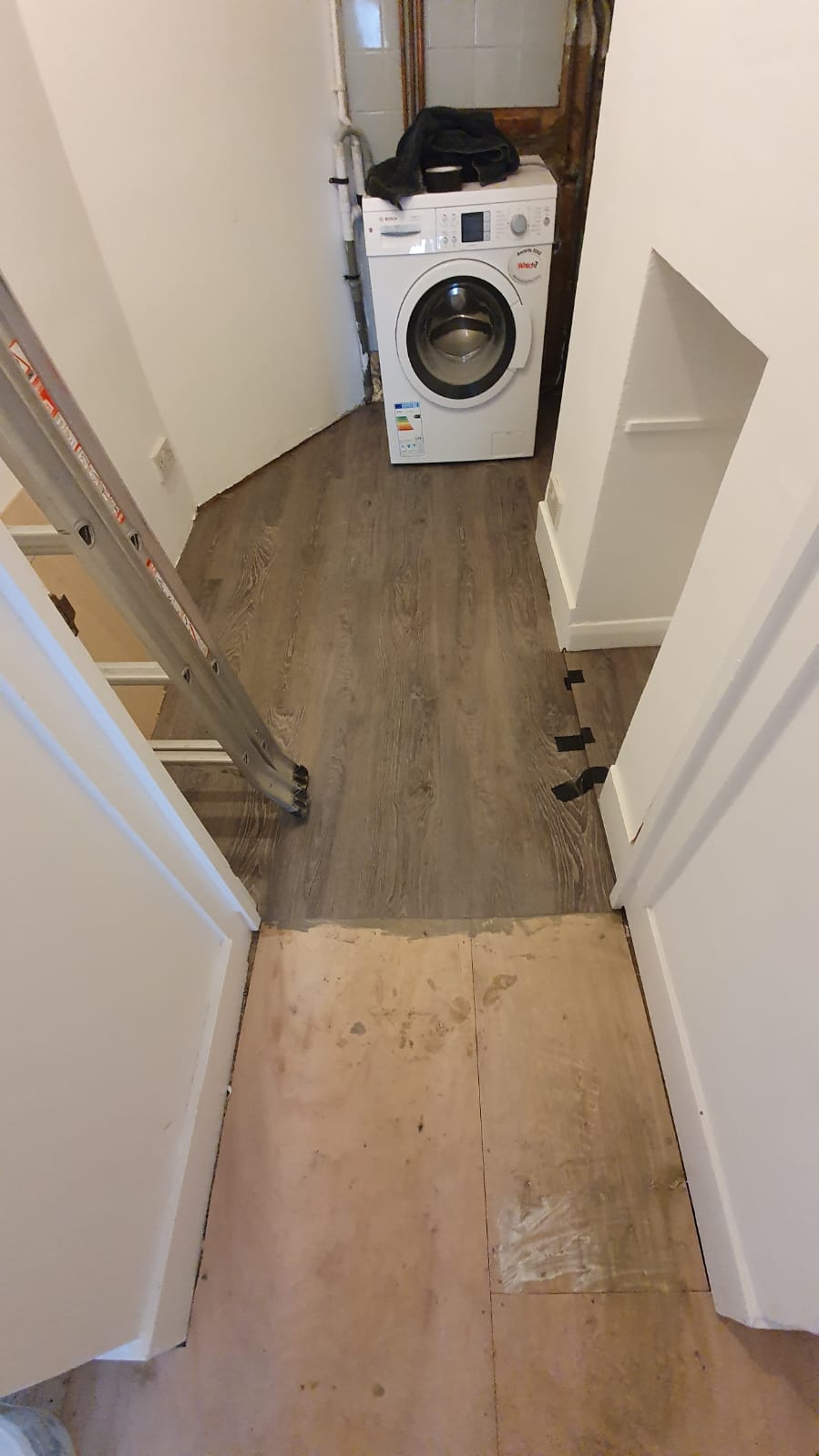 Amtico Spacia Bruges Oak Luxury Vinyl Tile in Islington 1