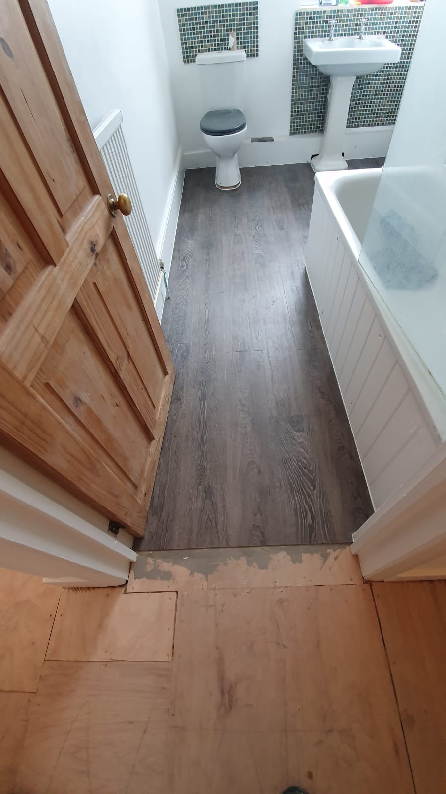 Amtico Spacia Bruges Oak Luxury Vinyl Tile in Islington 4