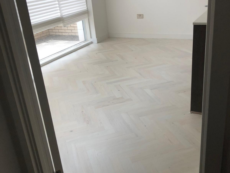 Karndean Knight Tile Washed Scand Prime Herringbone in Chelsea Vinyl Flooring - Karndean Flooring - Residential