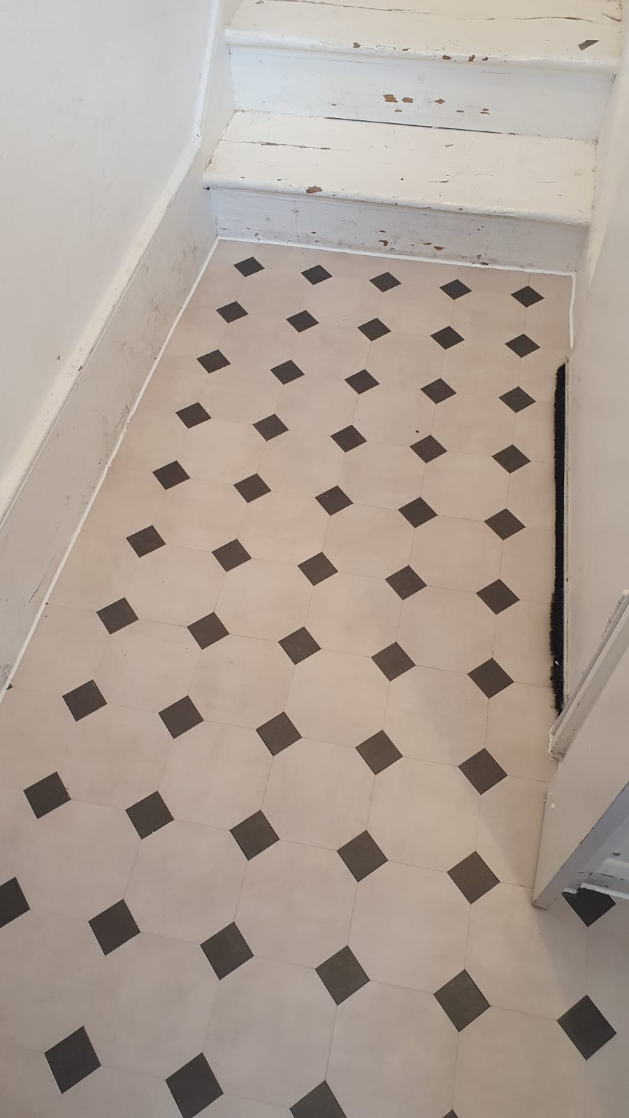 Amtico Signature Key Stone Mini Luxury Vinyl Tiles In Fulham 1