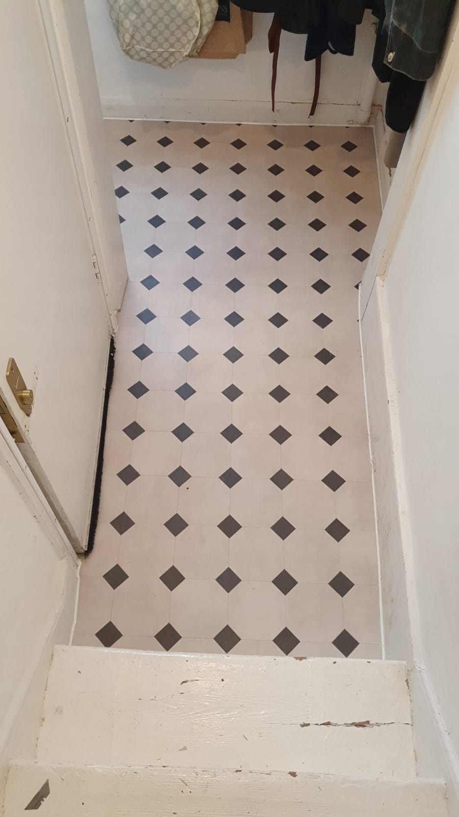 Amtico Signature Key Stone Mini Luxury Vinyl Tiles In Fulham 2