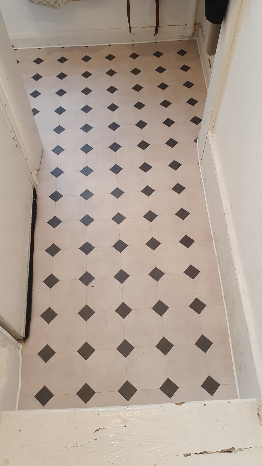 Amtico Signature Key Stone Mini Luxury Vinyl Tiles In Fulham 4